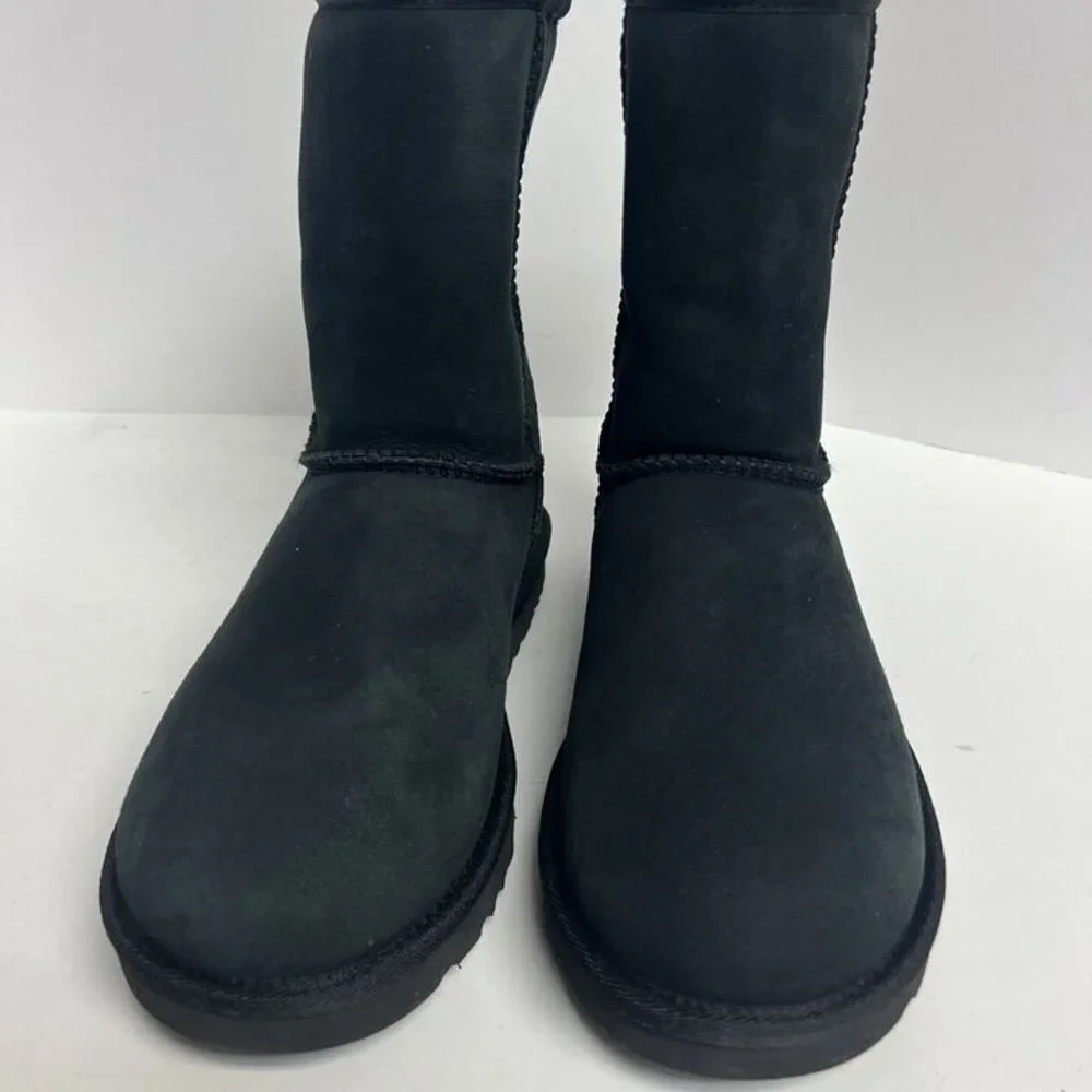 UGG Women's Classic Short II Boots Black, Size 7 M